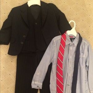 Boys size 4 shirt (tommy hilfiger) tie and suit